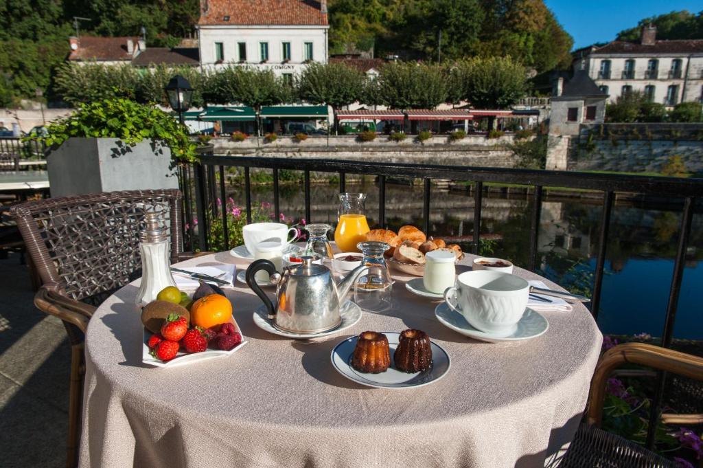 Hotel Restaurant Charbonnel Brantôme Exterior foto