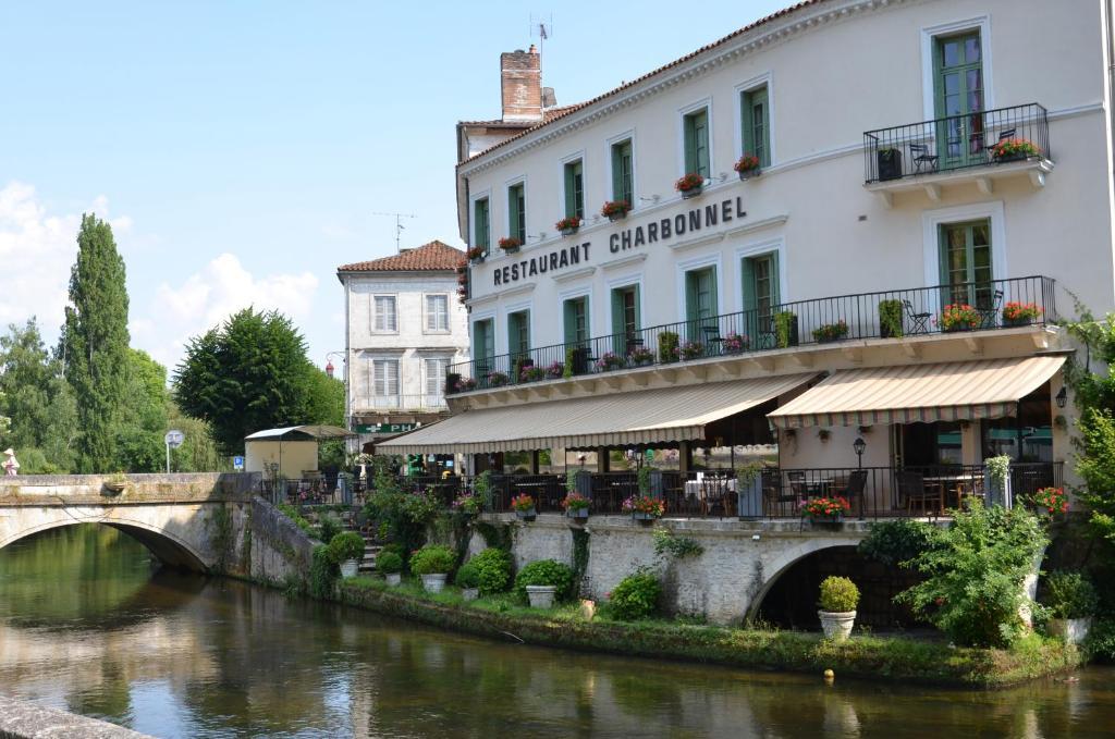 Hotel Restaurant Charbonnel Brantôme Exterior foto